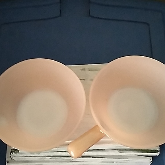 Vintage Fire King Peach Luster Set Of 2 Ovenware Beehive Soup Bowls With Handles - Picture 4 of 5